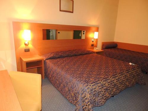 Hotel City Verona San Giovanni Lupatoto Esterno foto